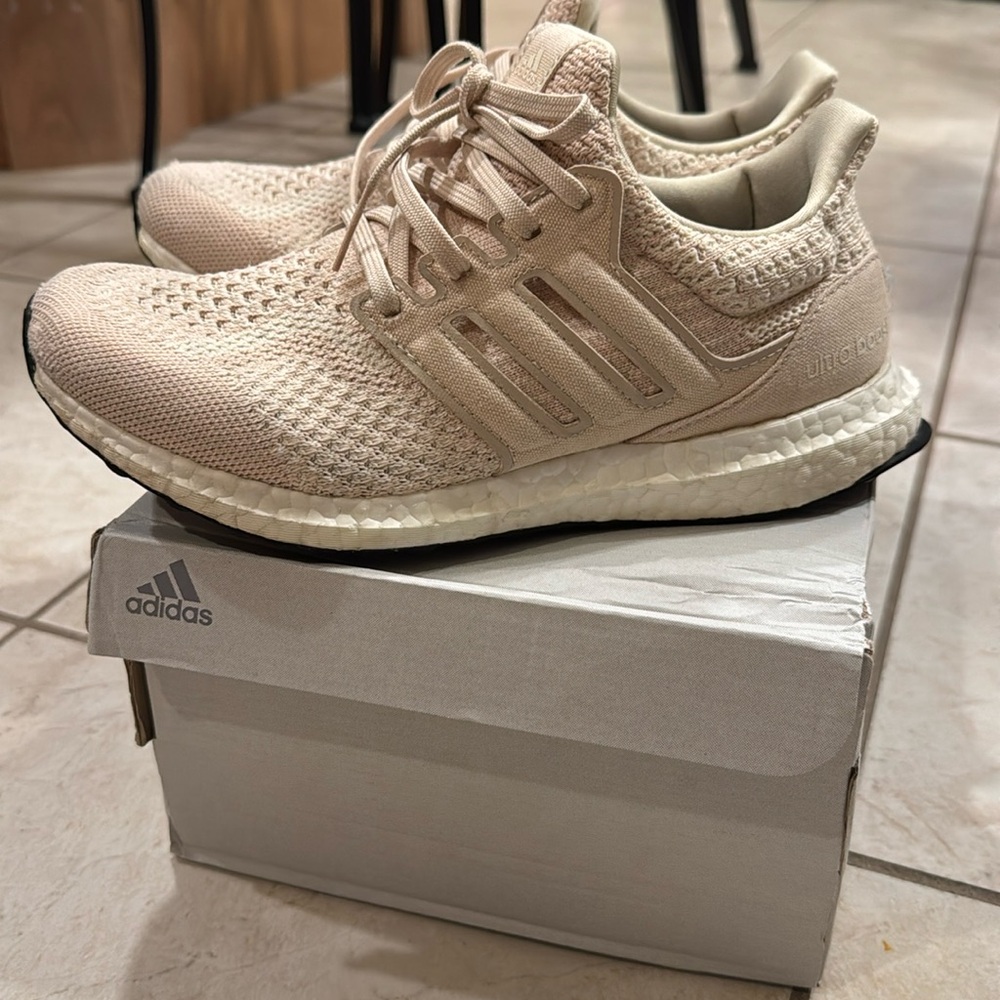 Women’s Adidas ultra boost 5.0 DNA size 7